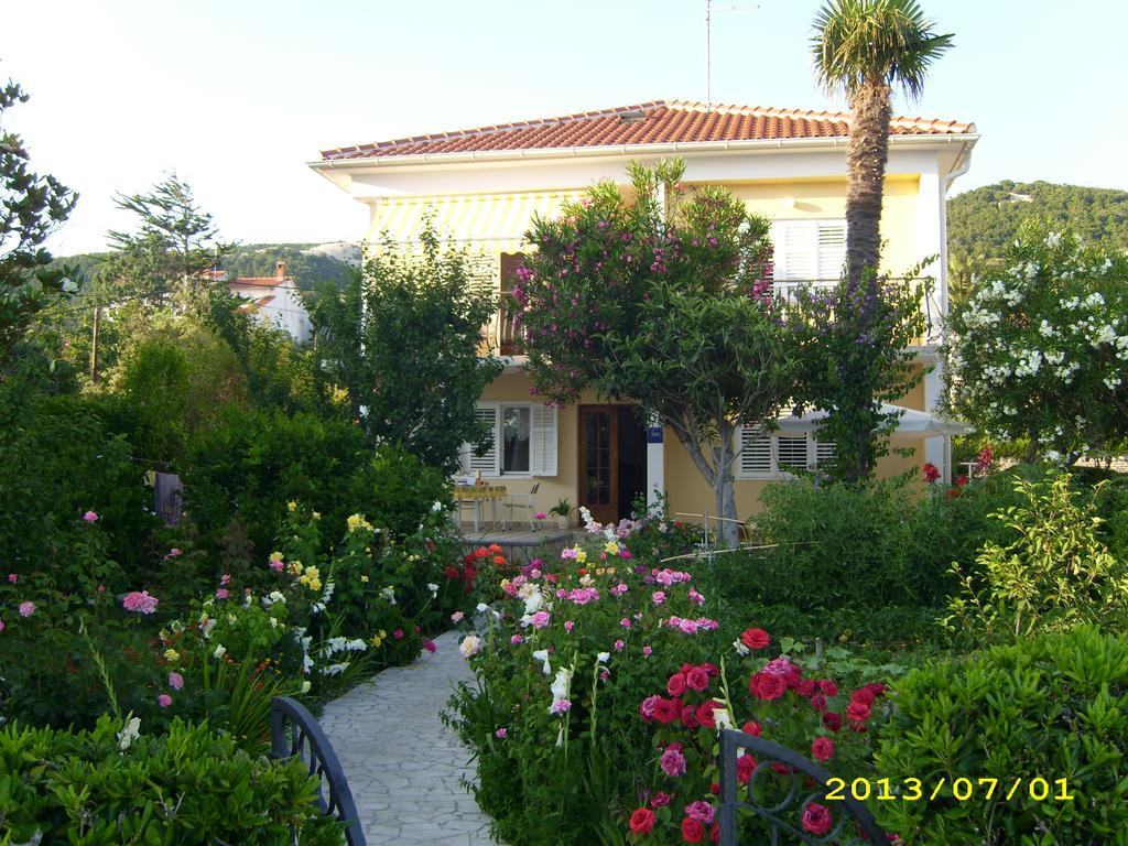 Apartments Antica Rab Town Exterior photo