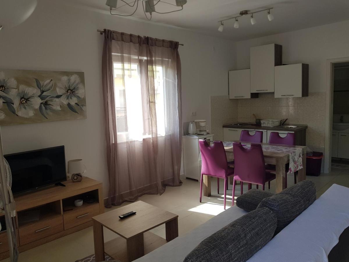 Apartments Antica Rab Town Exterior photo
