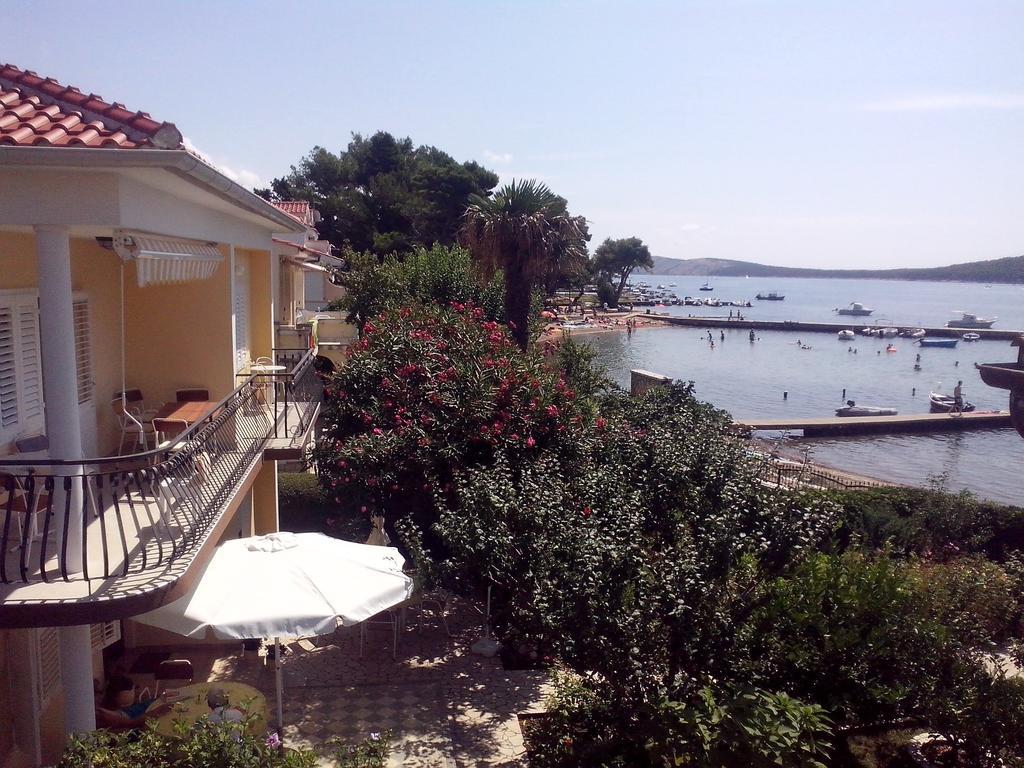 Apartments Antica Rab Town Exterior photo