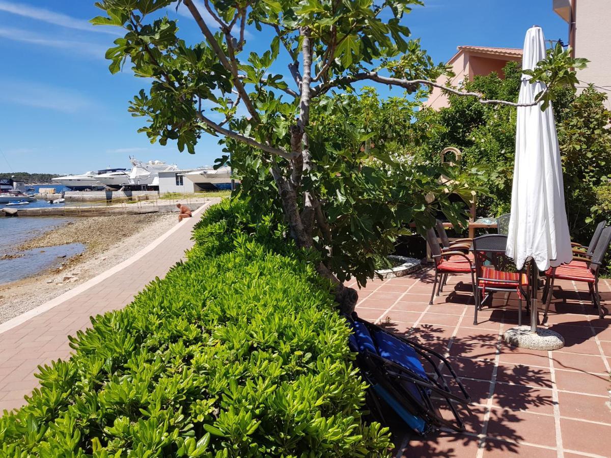 Apartments Antica Rab Town Exterior photo